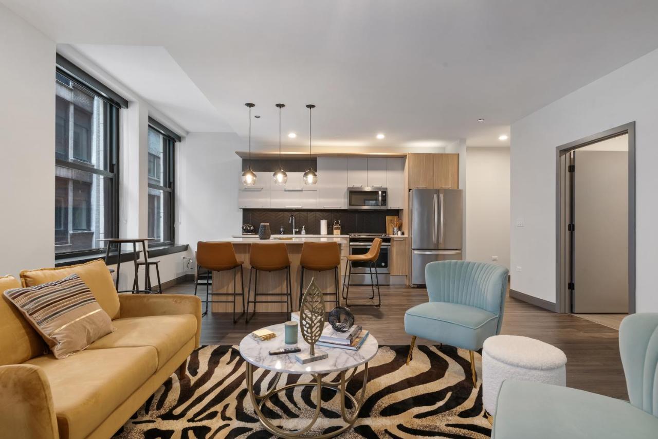 Experience Downtown Chicago At Millennium - Luxury Apartments In The Loop ภายนอก รูปภาพ