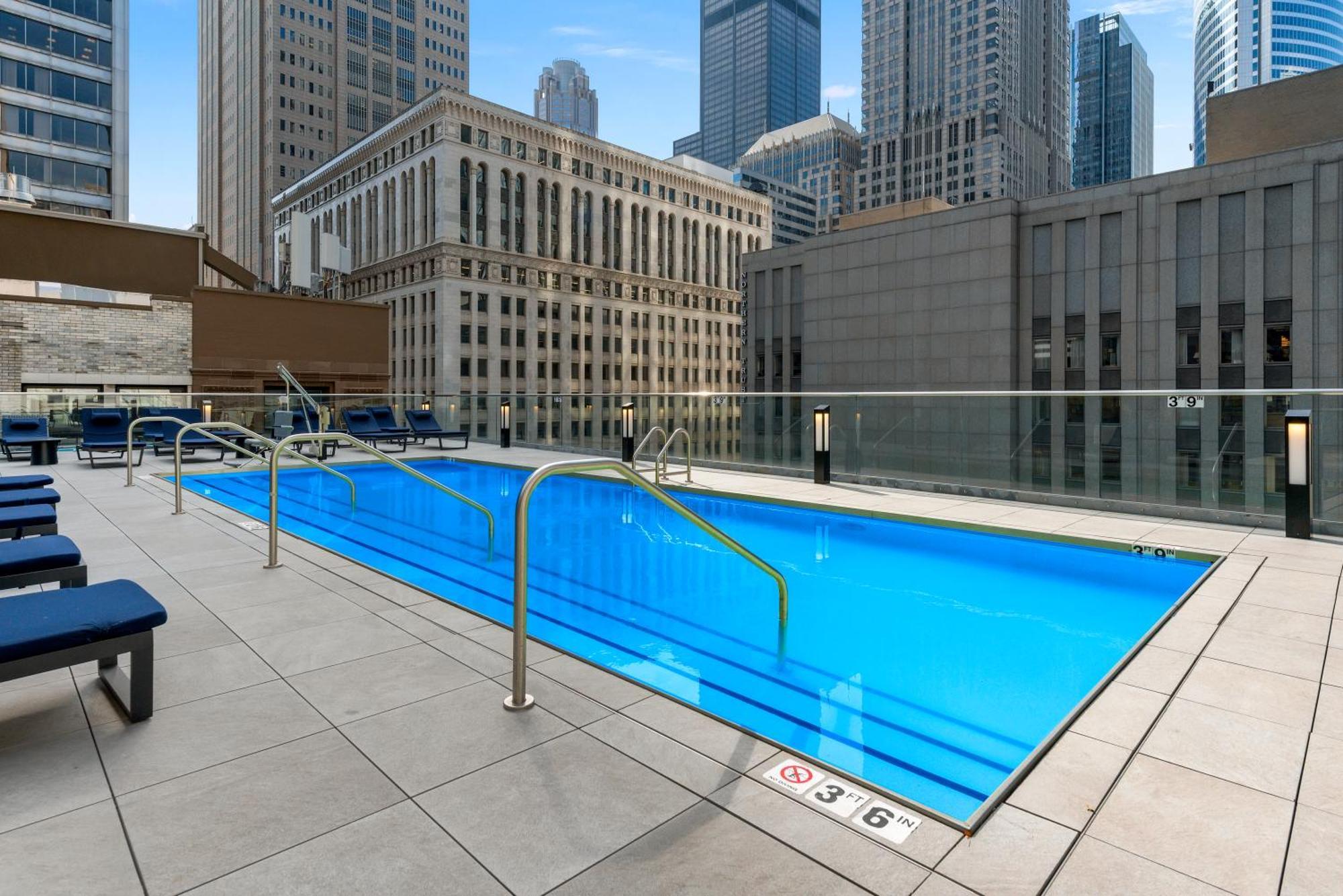 Experience Downtown Chicago At Millennium - Luxury Apartments In The Loop ภายนอก รูปภาพ