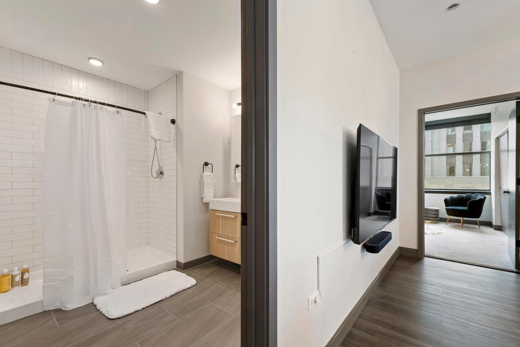 Experience Downtown Chicago At Millennium - Luxury Apartments In The Loop ภายนอก รูปภาพ